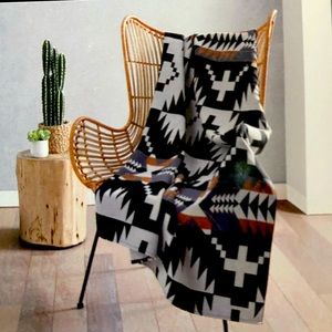 Luxe, Authentic Pendleton throw blanket